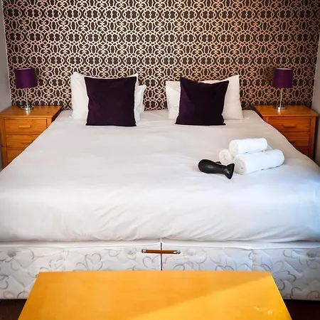 Temple House - Steelworks Apartment